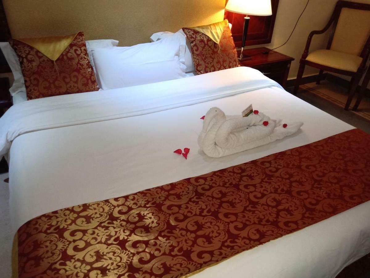 Falcon heights Hotel Nanyuki Buitenkant foto