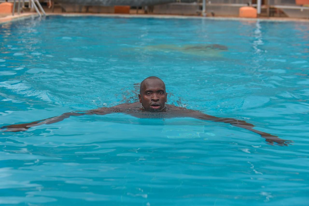 Falcon heights Hotel Nanyuki Buitenkant foto