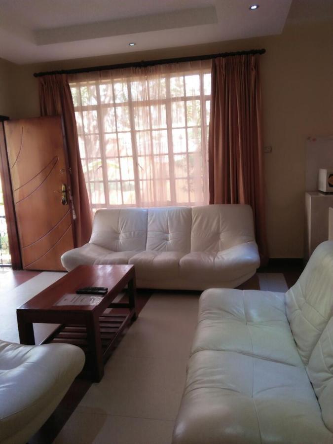 Falcon heights Hotel Nanyuki Buitenkant foto