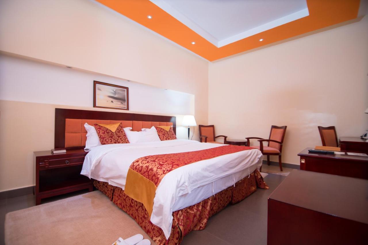 Falcon heights Hotel Nanyuki Buitenkant foto